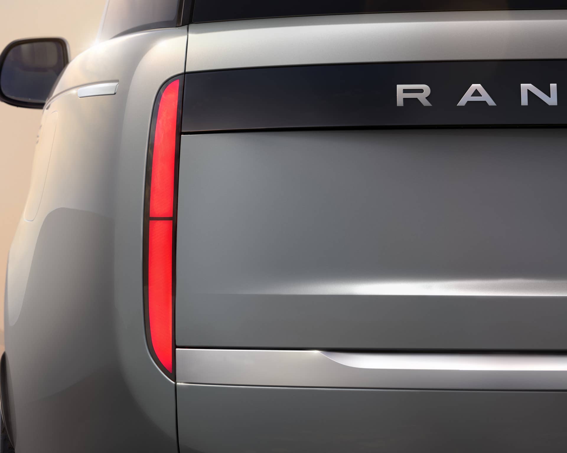 Range Rover Confirms a New Electric Model Between Evoque and Range ...