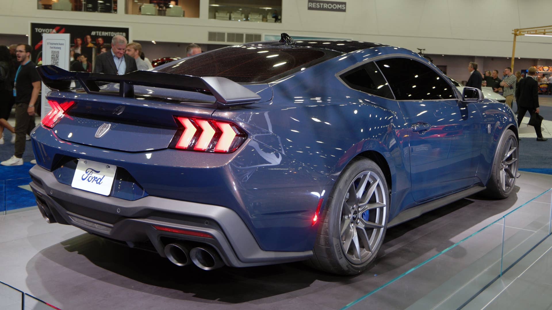Ford Mustang Dark Horse