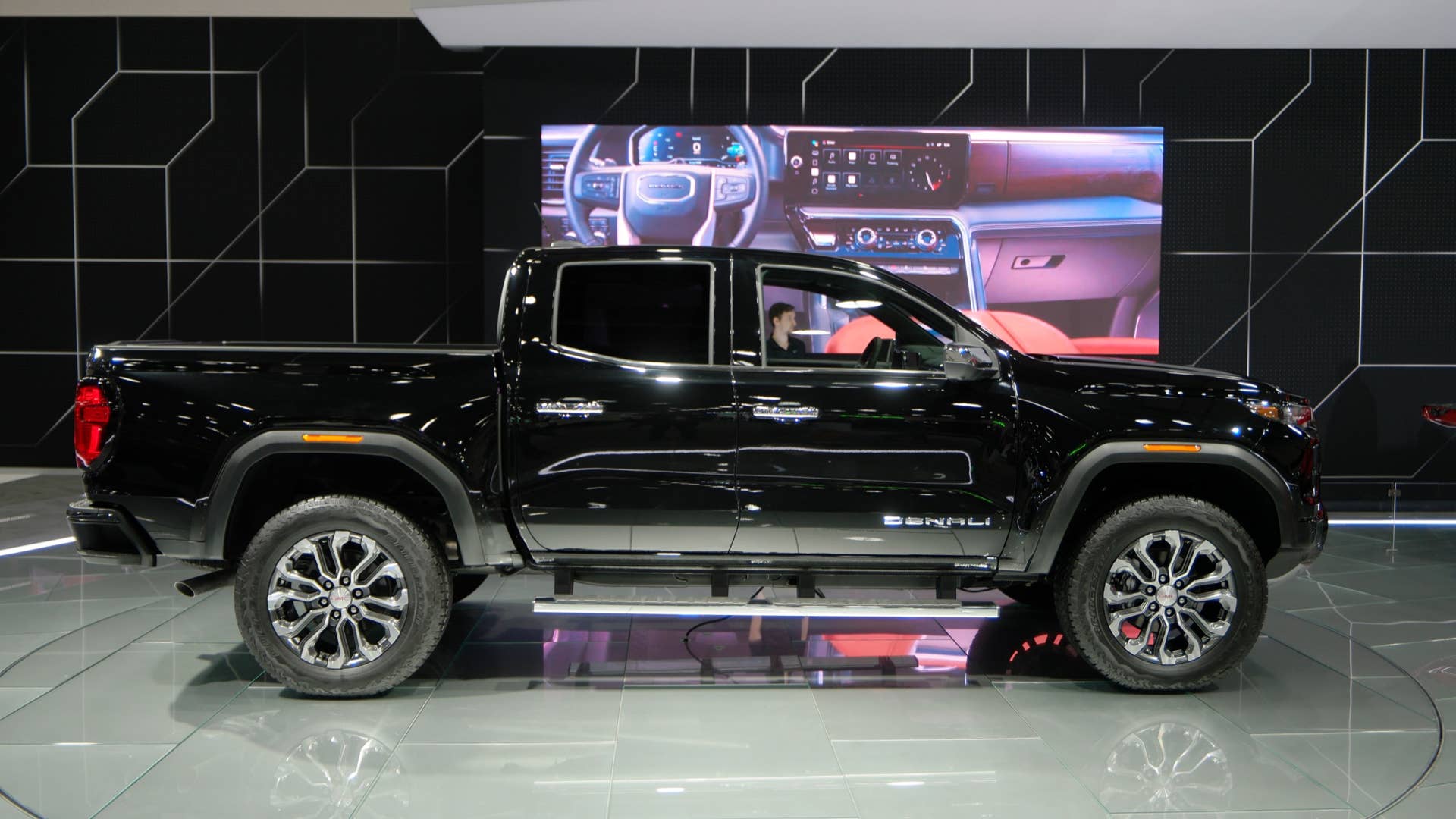 2023 GMC Canyon