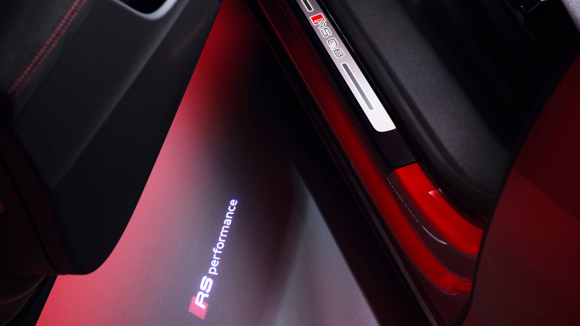 Detail, Colour: Chilli red metallic