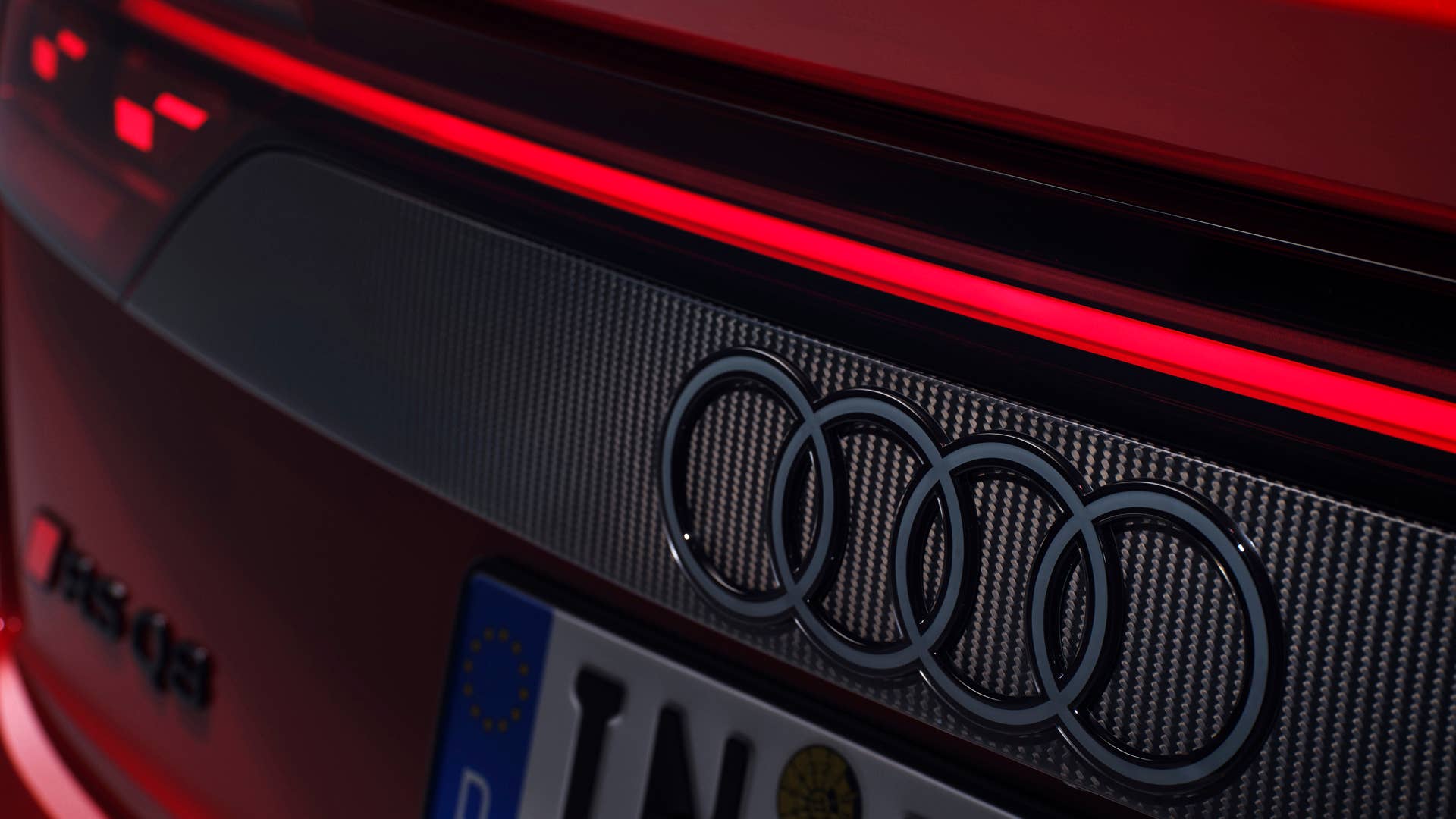 Detail, Colour: Chilli red metallic