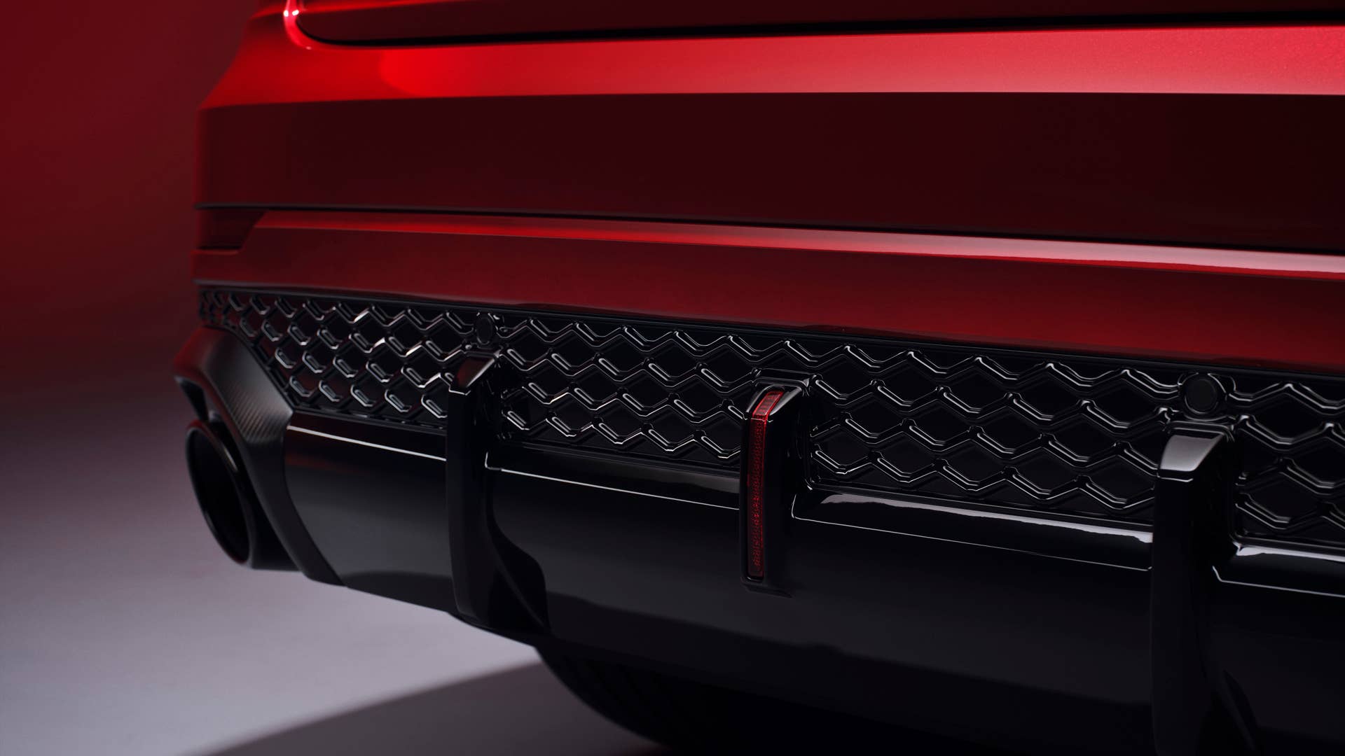 Detail, Colour: Chilli red metallic