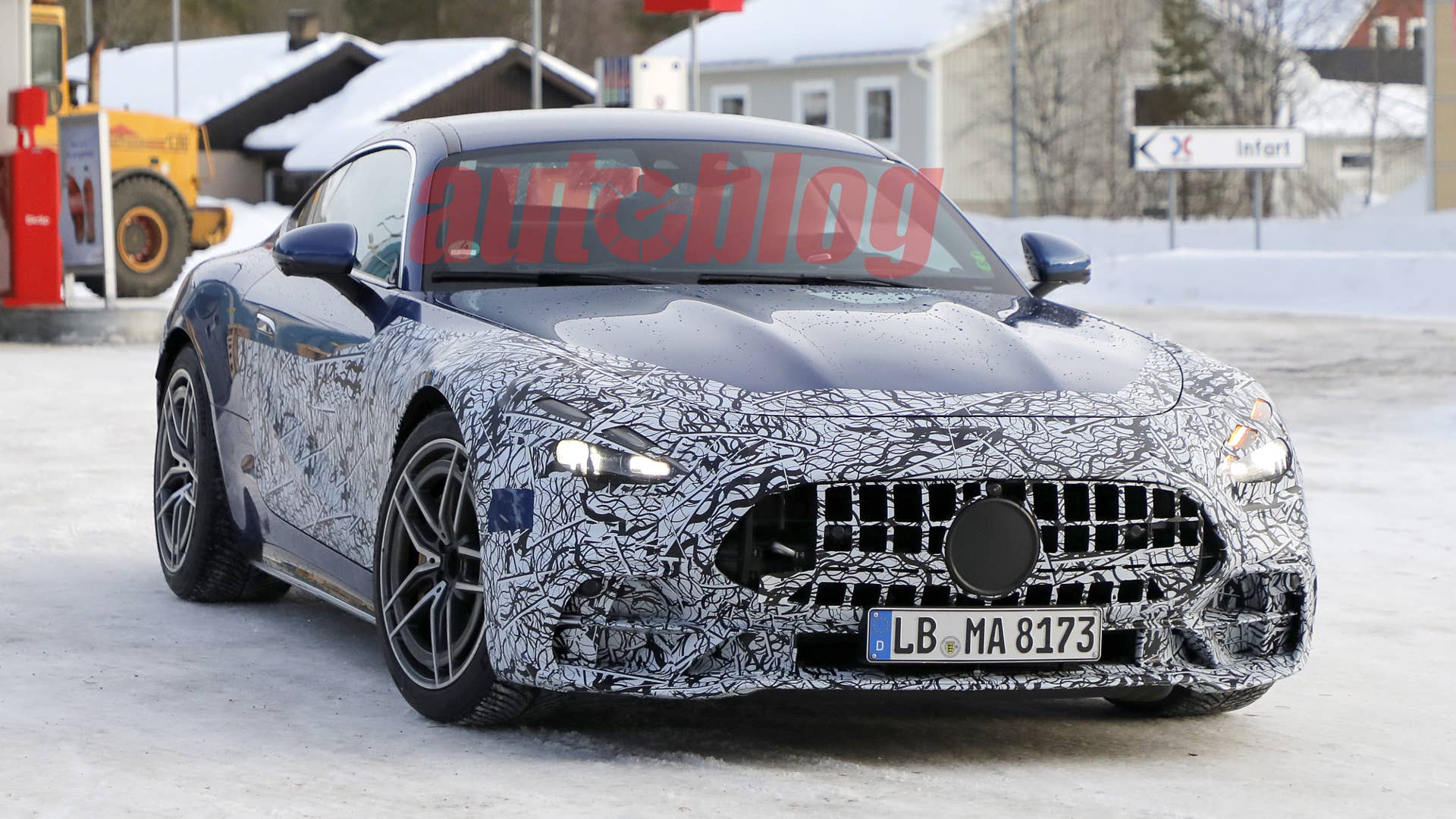 Spy shot of secretly tested future car