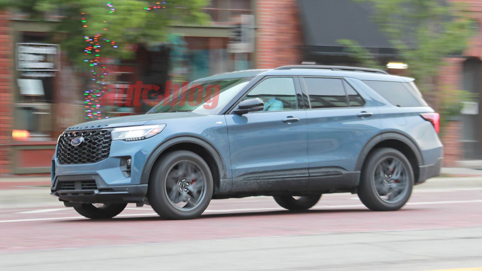 2024 Ford Explorer spy photos show SUV totally undisguised - Autoblog