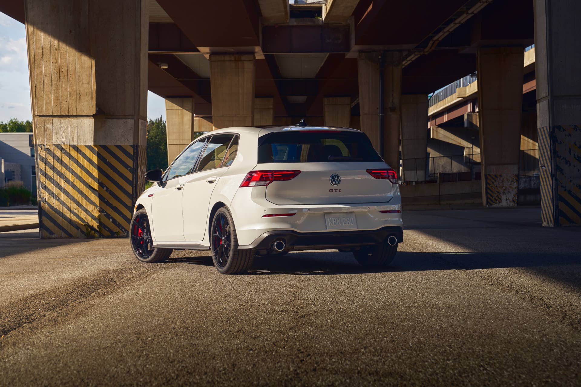 2024 Volkswagen GTI and Golf R up their prices a bit before Mk8.5 Golf ...