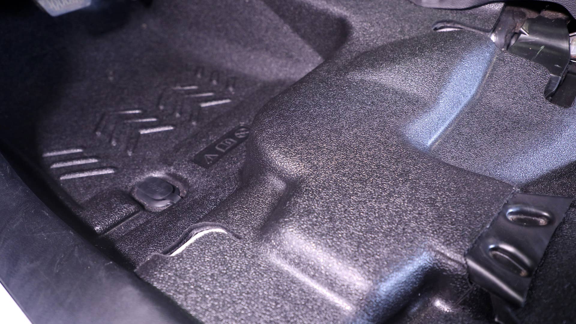 The Jeep® Performance Parts Heavy-duty flooring system uses a multi-layer construction offering thermal protection, sound dampening and a rugged surface for any potential situation. The design incorporates water removal via integrated floor drains.