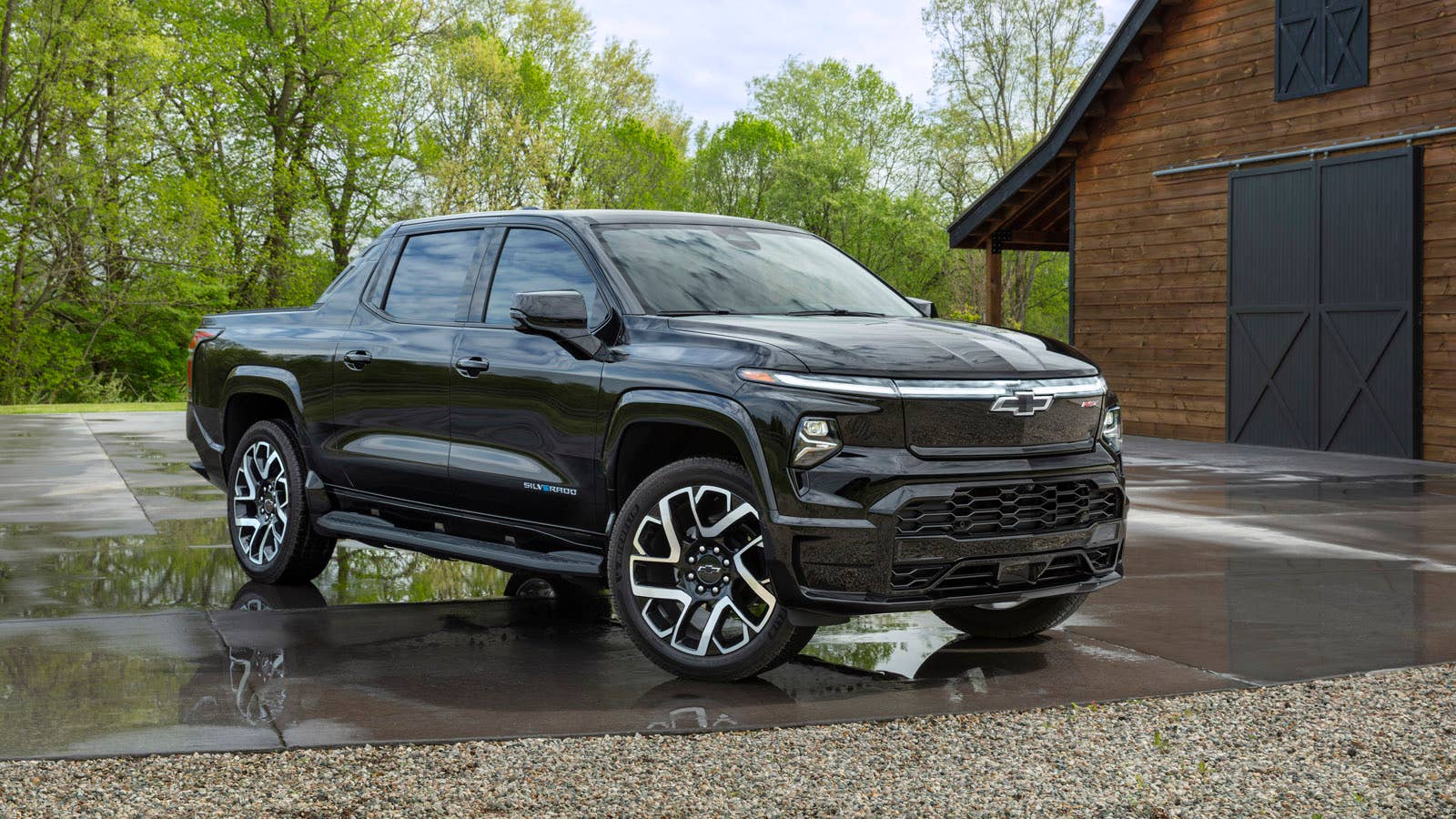 Front 3/4 shot of the 2024 Chevrolet Silverado EV RST