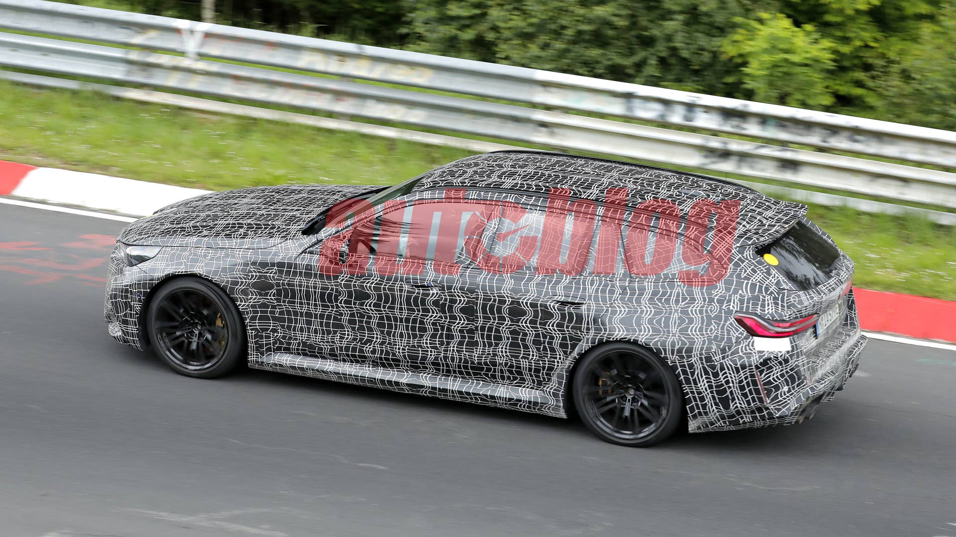 Spy-Shots of Cars - This image has been optimized for a calibrated screen with a Gamma of 2.2 and a colour temperature og 6500°K