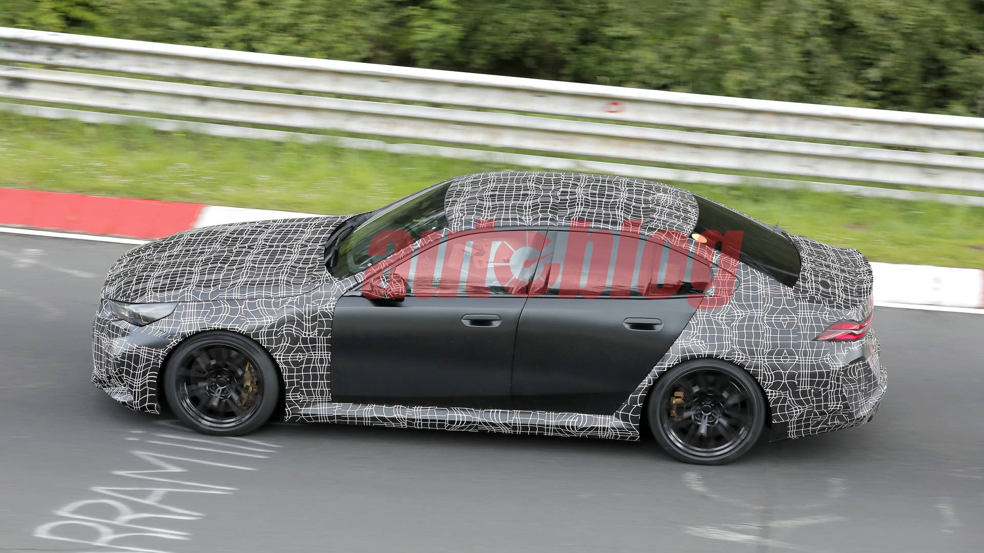 Spy-Shots of Cars - This image has been optimized for a calibrated screen with a Gamma of 2.2 and a colour temperature og 6500°K