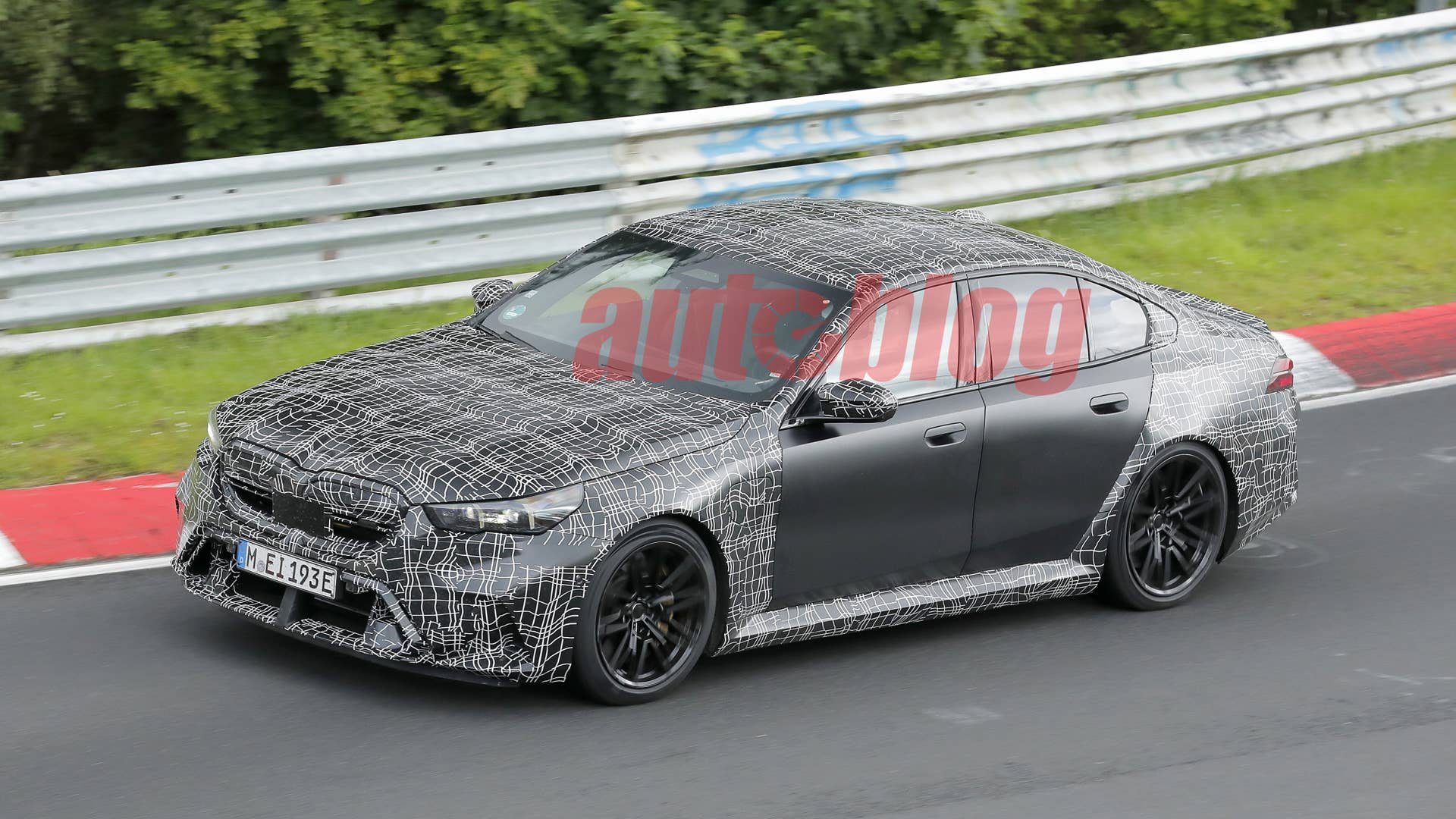 Spy-Shots of Cars - This image has been optimized for a calibrated screen with a Gamma of 2.2 and a colour temperature og 6500°K