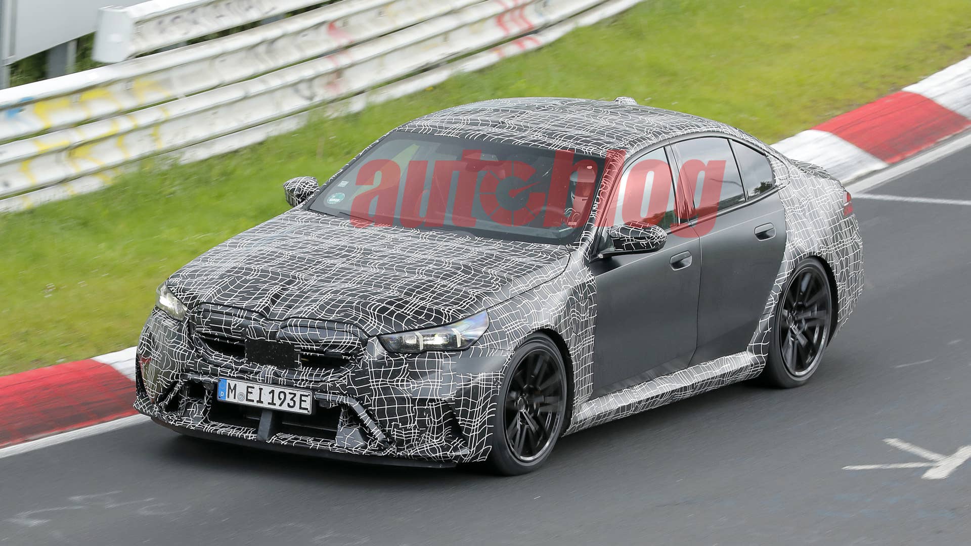 Spy-Shots of Cars - This image has been optimized for a calibrated screen with a Gamma of 2.2 and a colour temperature og 6500°K