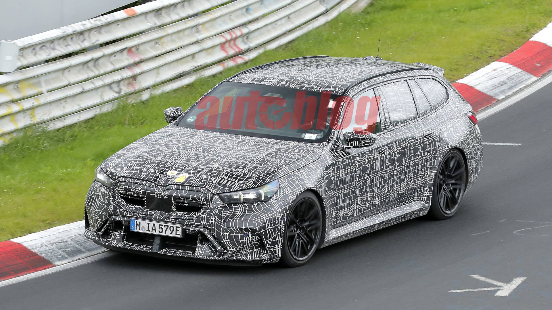 Spy-Shots of Cars - This image has been optimized for a calibrated screen with a Gamma of 2.2 and a colour temperature og 6500°K
