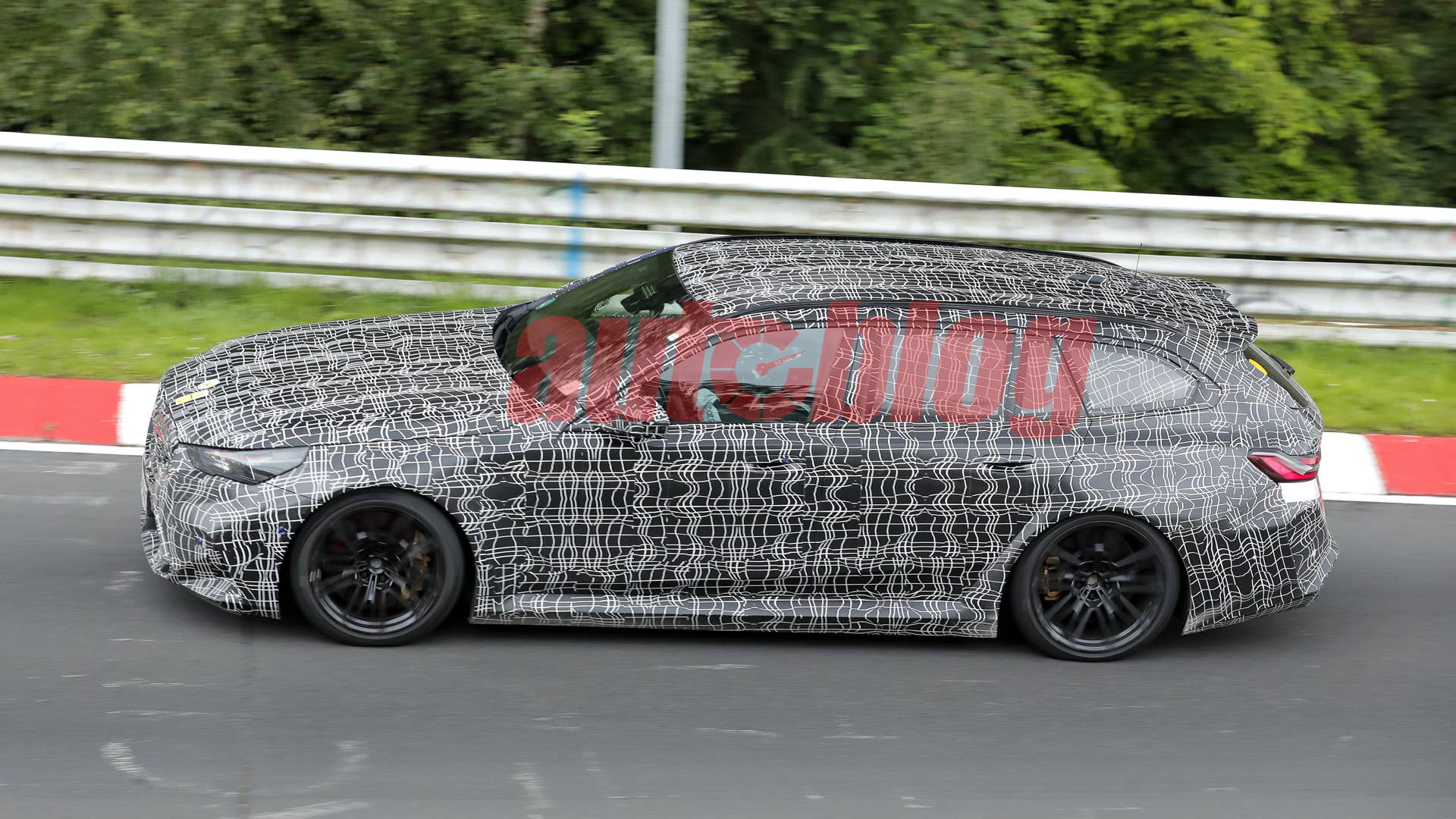 Spy-Shots of Cars - This image has been optimized for a calibrated screen with a Gamma of 2.2 and a colour temperature og 6500°K