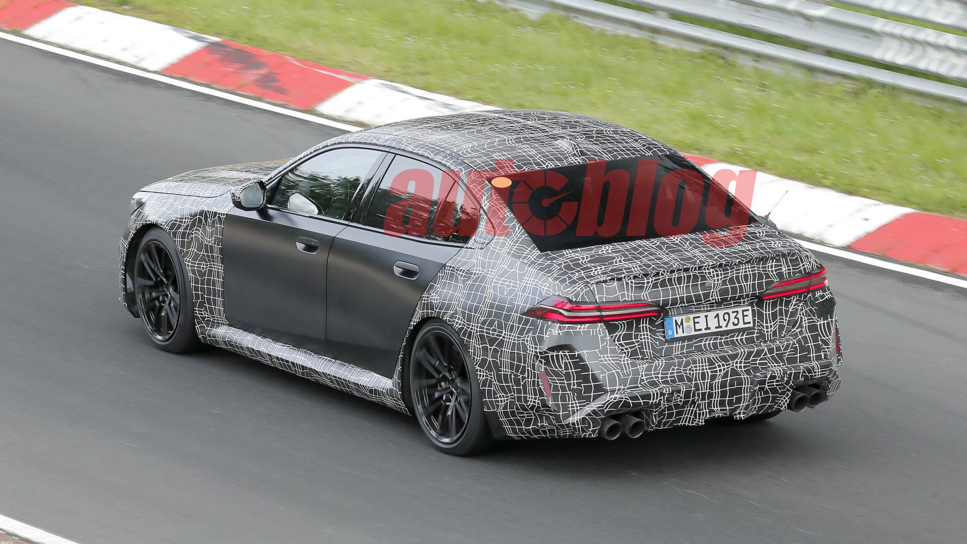 Spy-Shots of Cars - This image has been optimized for a calibrated screen with a Gamma of 2.2 and a colour temperature og 6500°K