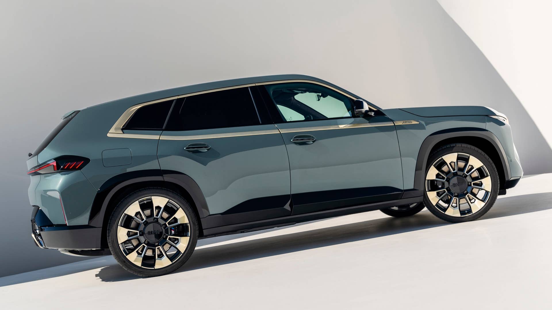 2023 BMW XM