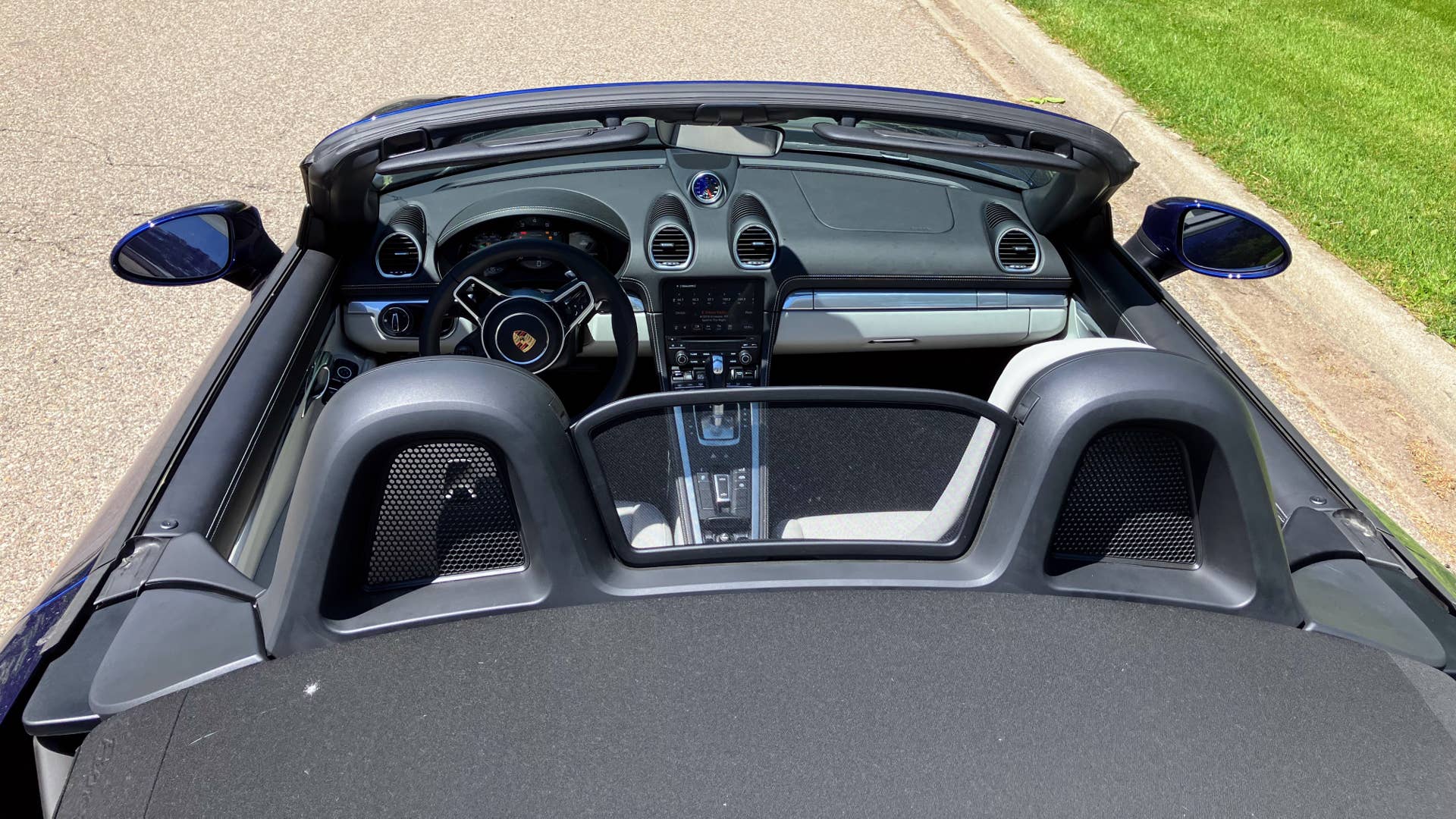 Porsche 718 Boxster interior