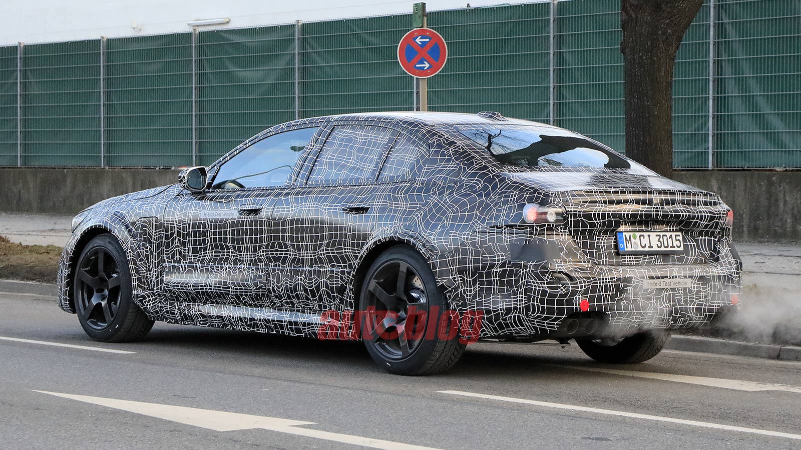 BMW M5 hybrid prototype