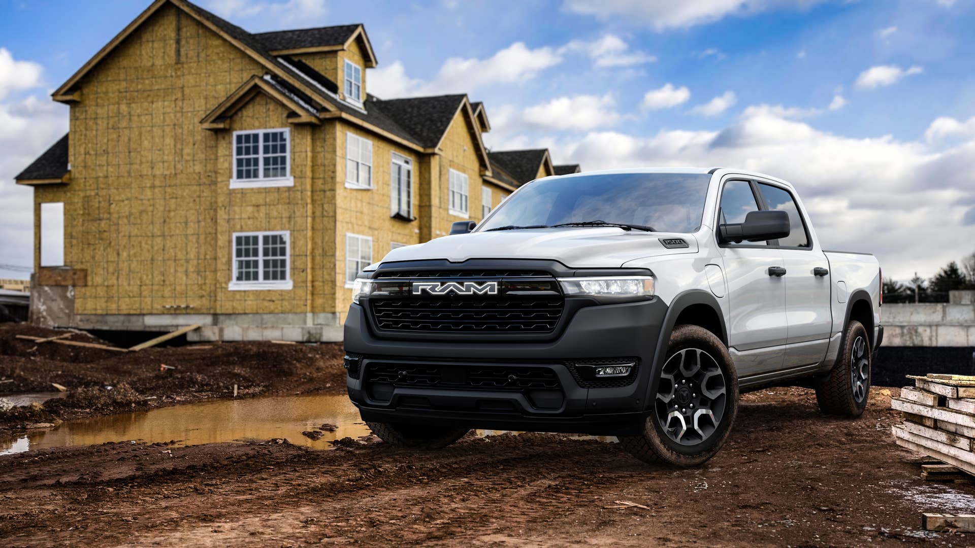 2025 Ram 1500 Ramcharger Tradesman