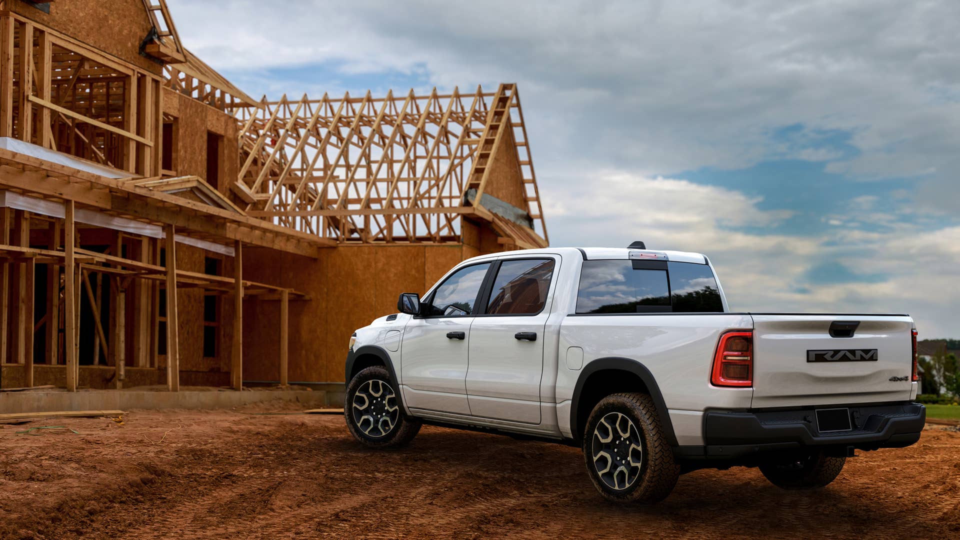 2025 Ram 1500 Ramcharger Tradesman