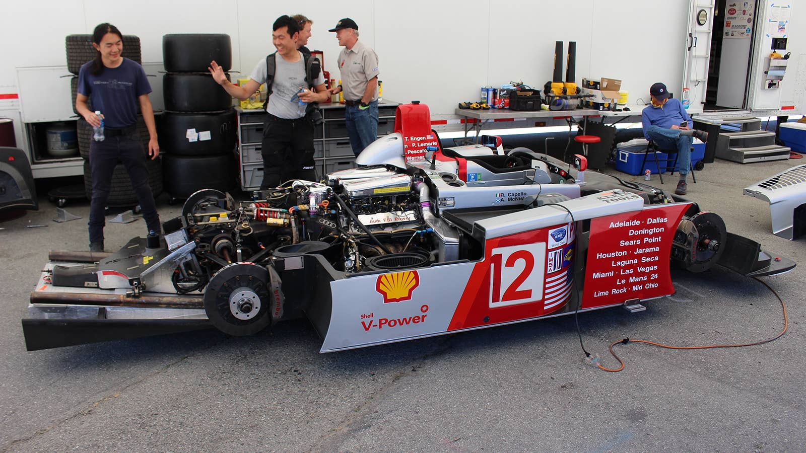 Audi R8 LMP race car