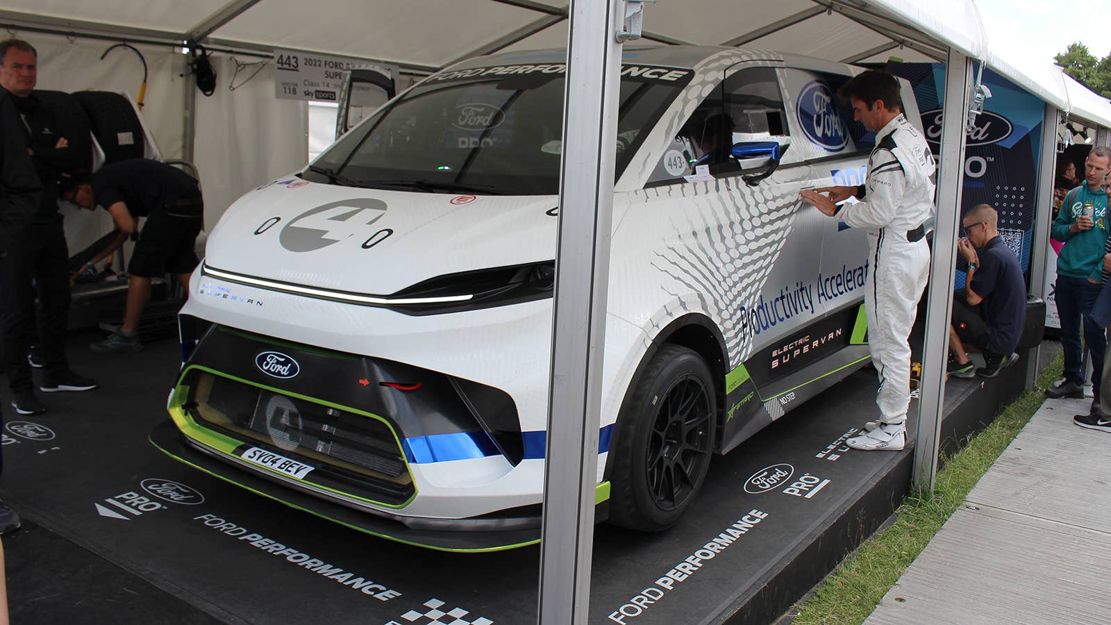 Ford Supervan 4