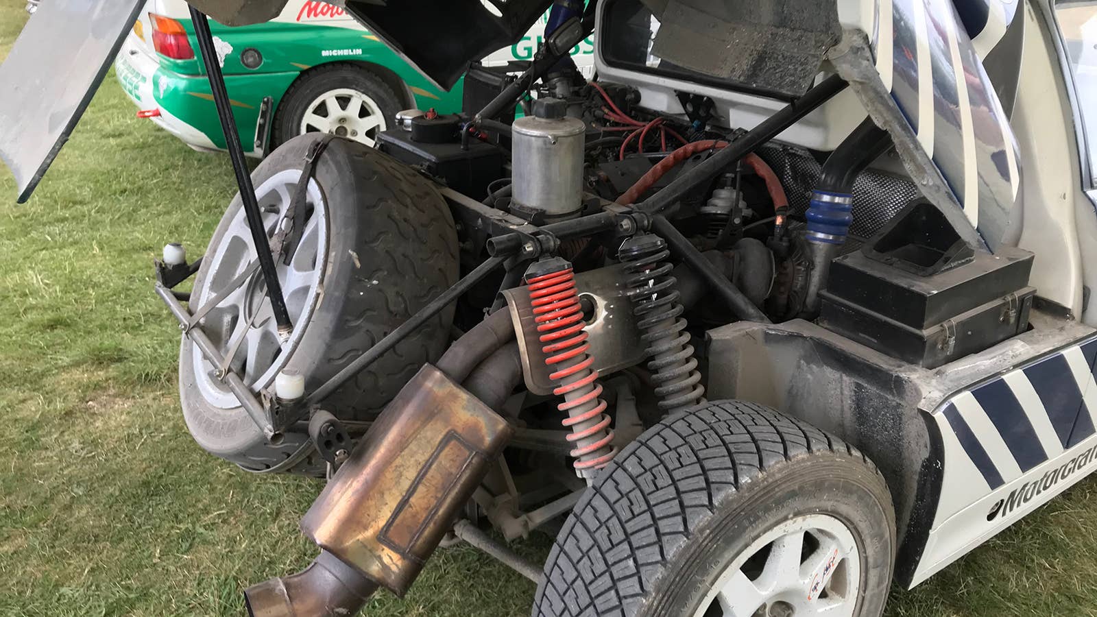 Ford RS200 engine bay