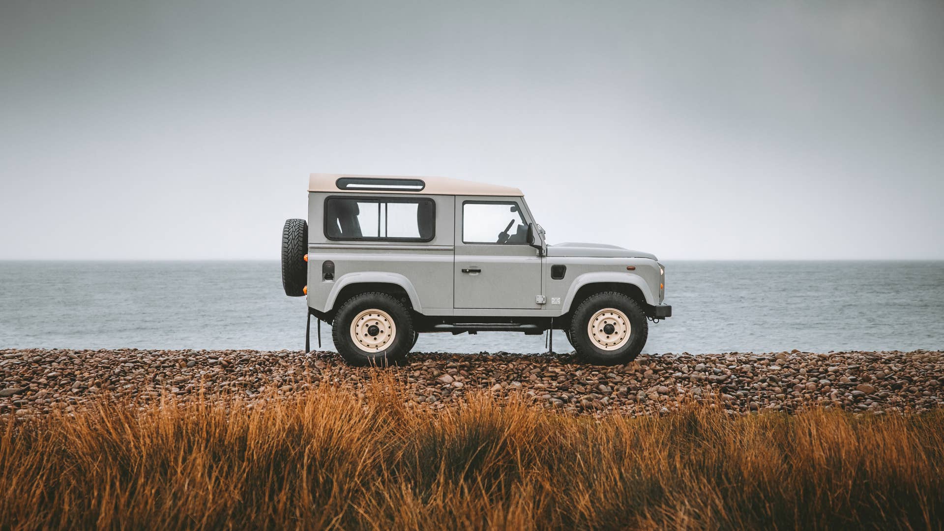 Land Rover Classic Defender Works V8 Islay Edition revealed, celebrates ...