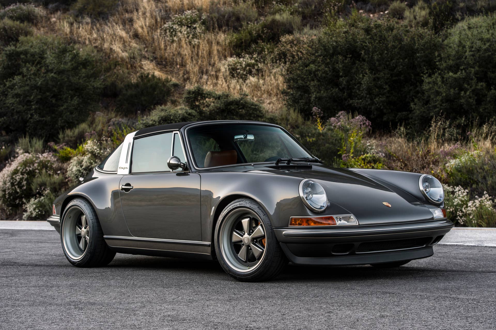 porsche 911 targa 4.0 restored by singer front close up gray