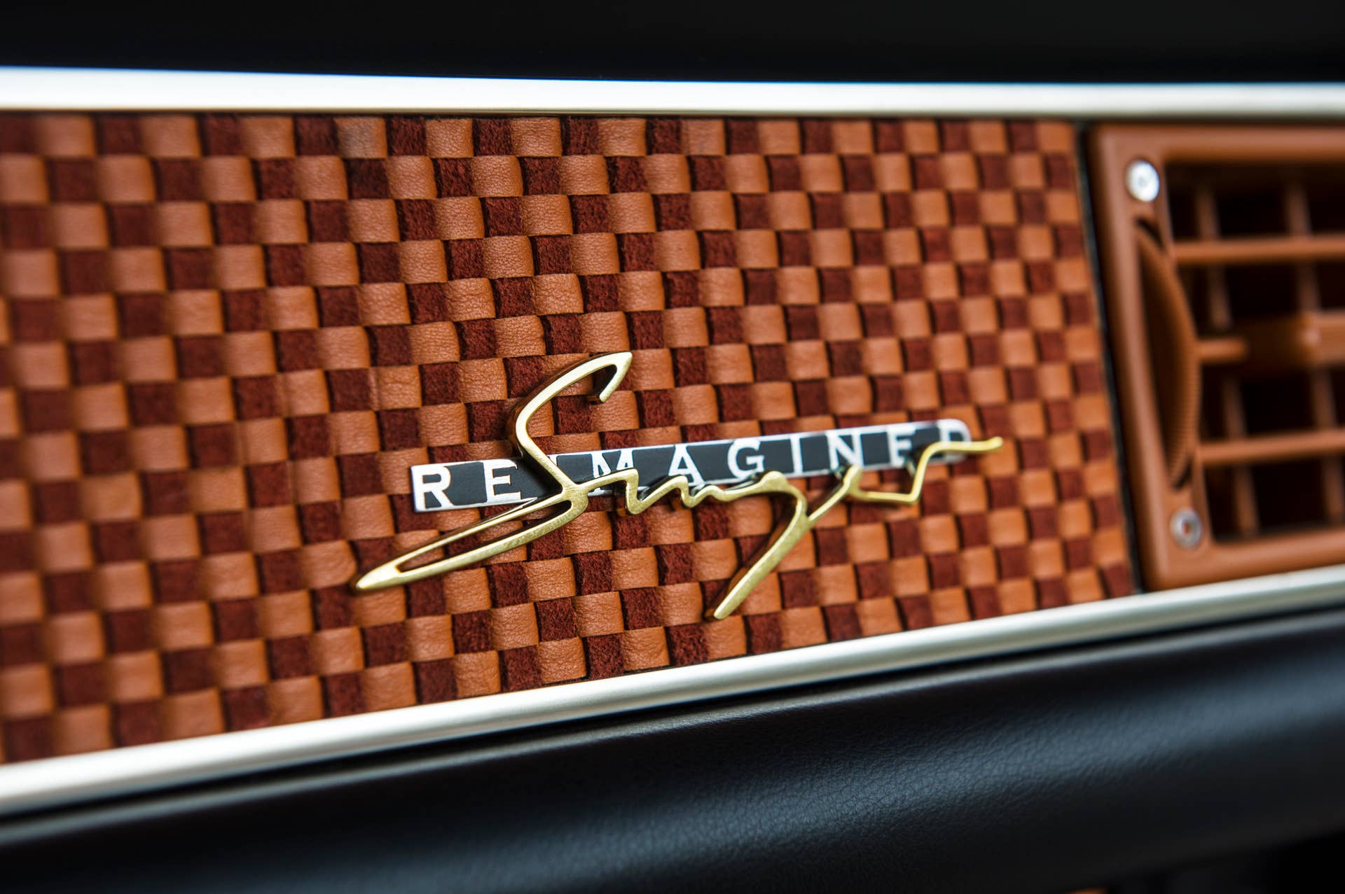 porsche 911 targa 4.0 restored by singer dashboard