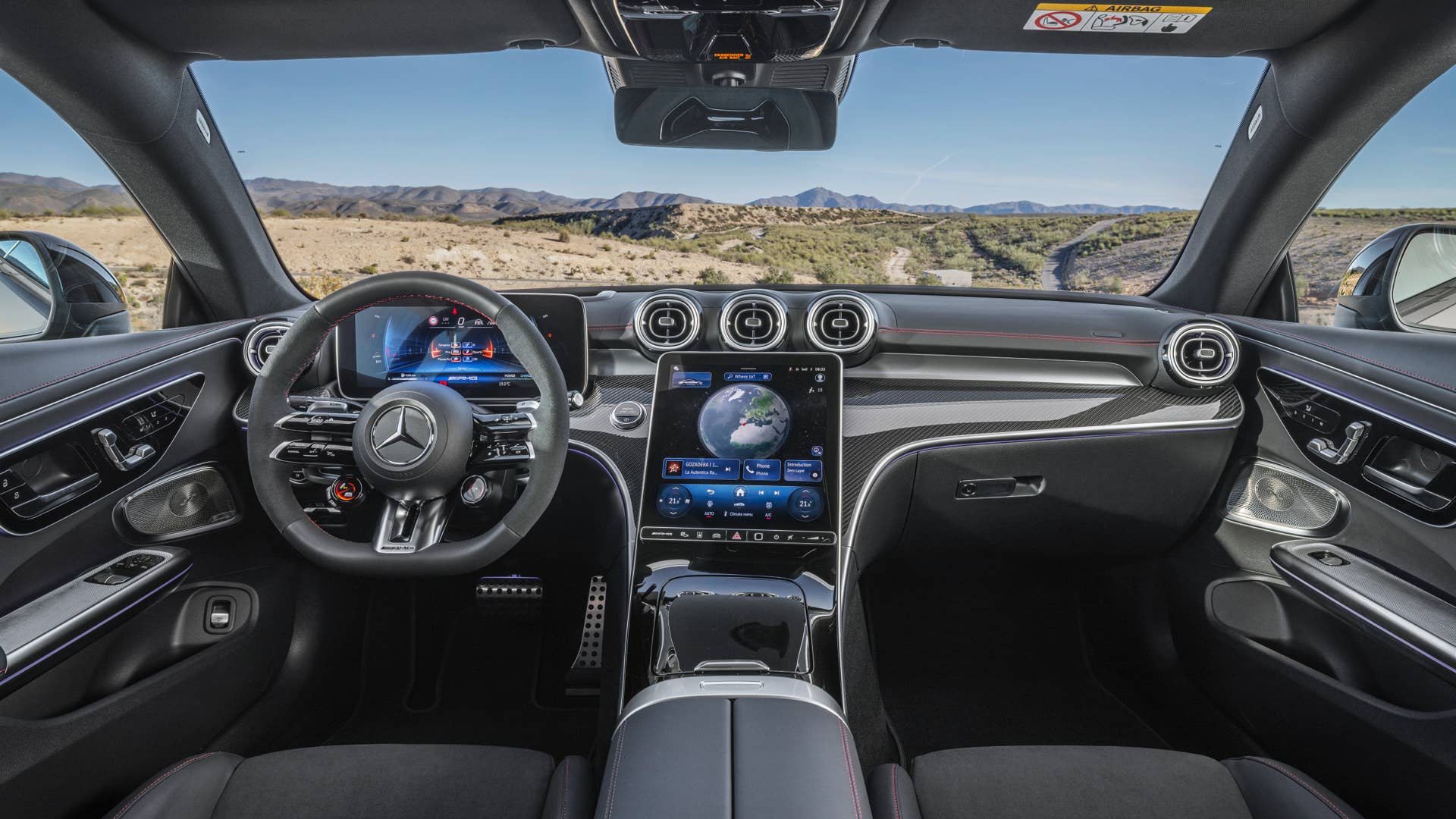Mit dem neuen CLE 53 4MATIC+ Coupé (Kraftstoffverbrauch kombiniert 9,7-9,3 l/100 km, CO2-Emissionen kombiniert 220-212 g/km)  schärft Mercedes-AMG das Produktportfolio und definiert das Einstiegs-Performance-Coupé-Segment neu//With the new CLE 53 4MATIC+ Coupé (combined fuel consumption 9.7-9.3 l/100 km, combined CO2 emissions 220-212 g/km) , Mercedes-AMG is sharpening its product portfolio and redefining the entry-level performance coupé segment.