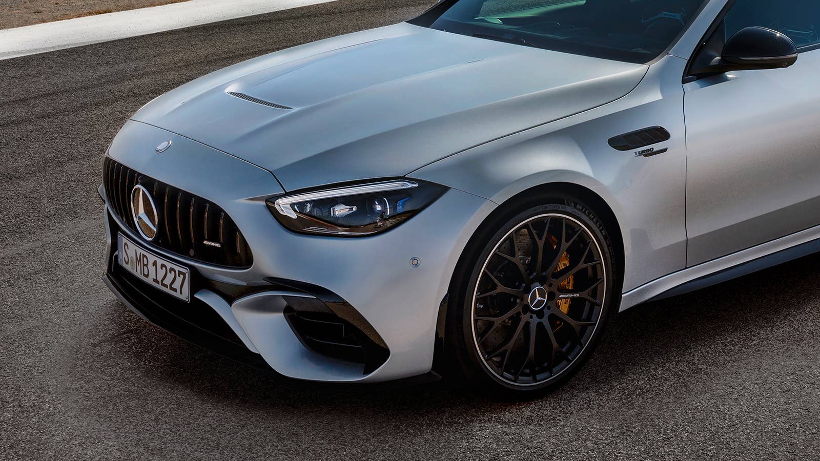 2024 Mercedes-AMG C 63 S E Performance
