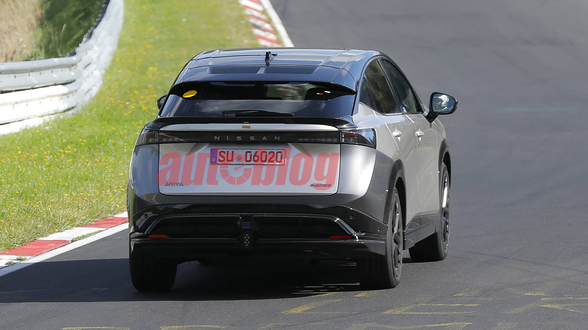 Spy shot of secretly tested future car
