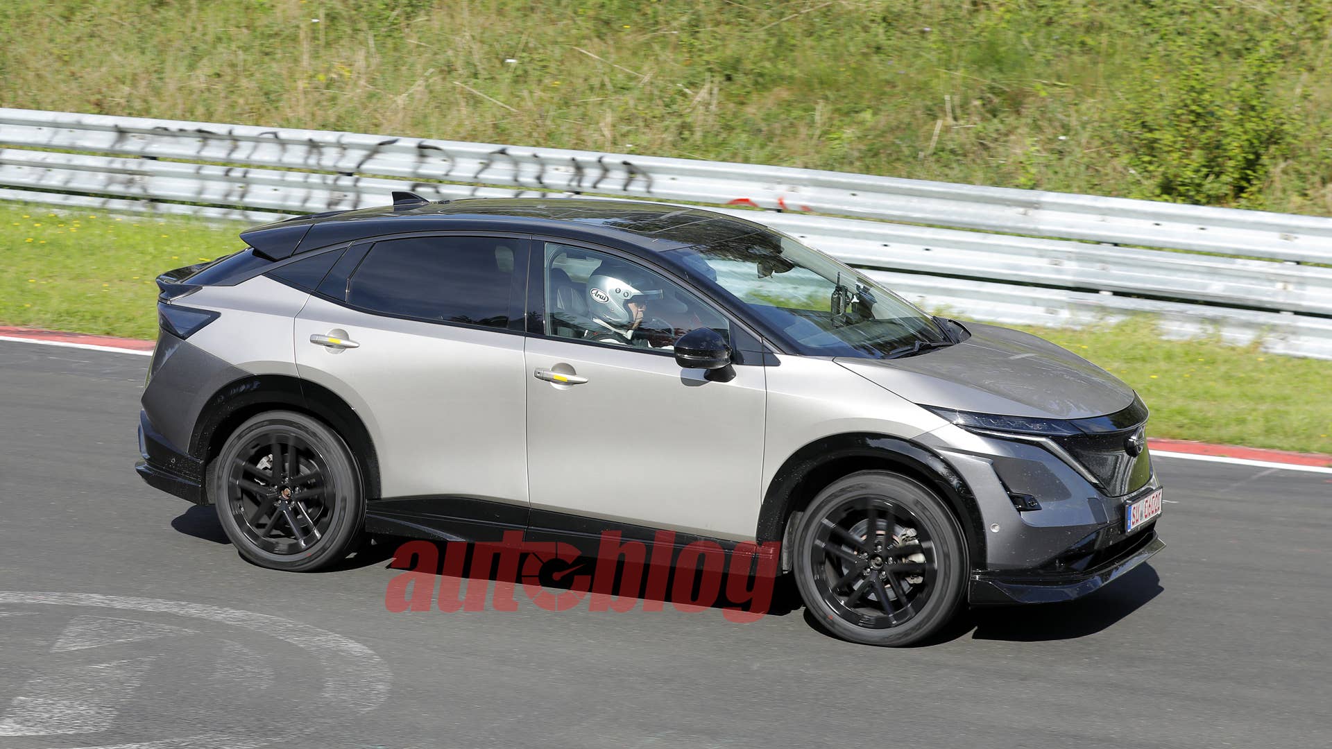 Spy shot of secretly tested future car