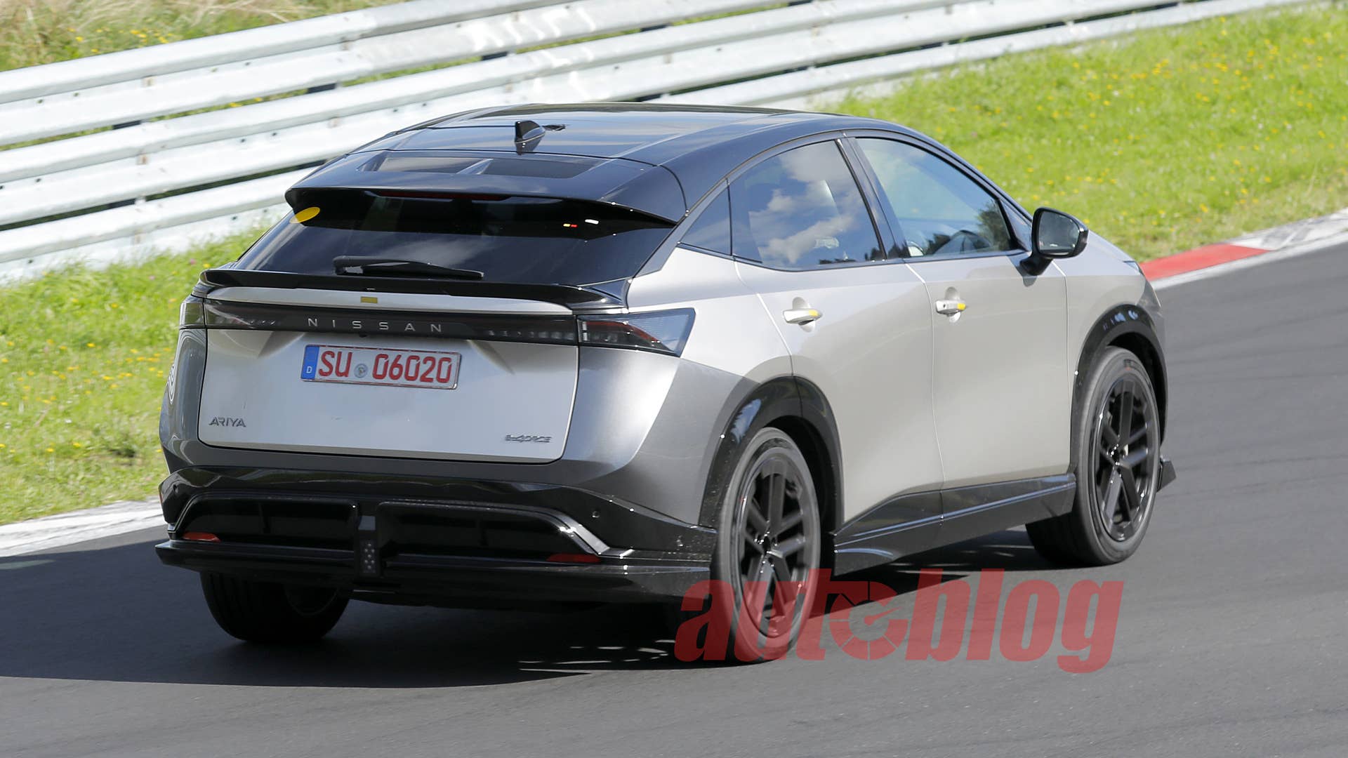 Spy shot of secretly tested future car