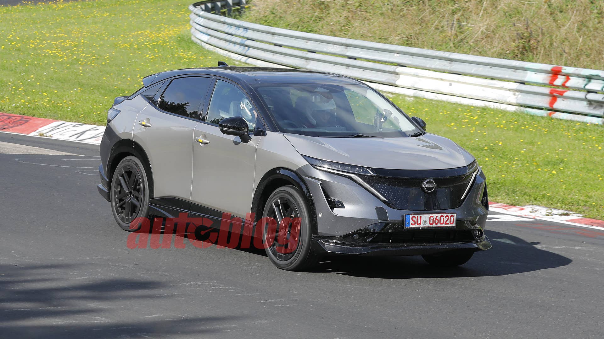 Spy shot of secretly tested future car