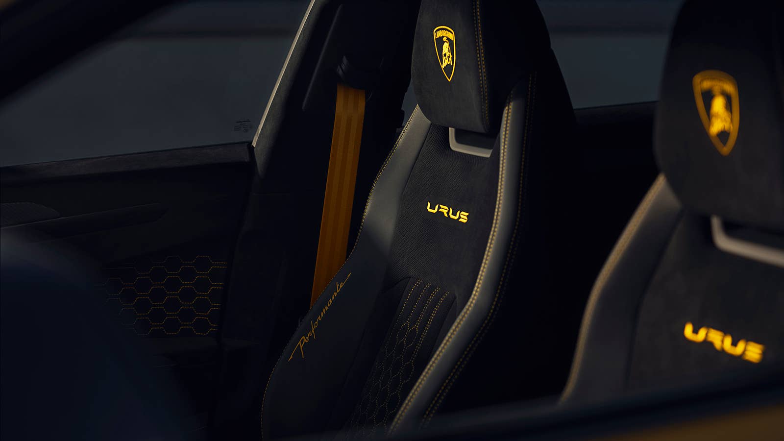 2023 Lamborghini Urus Performante