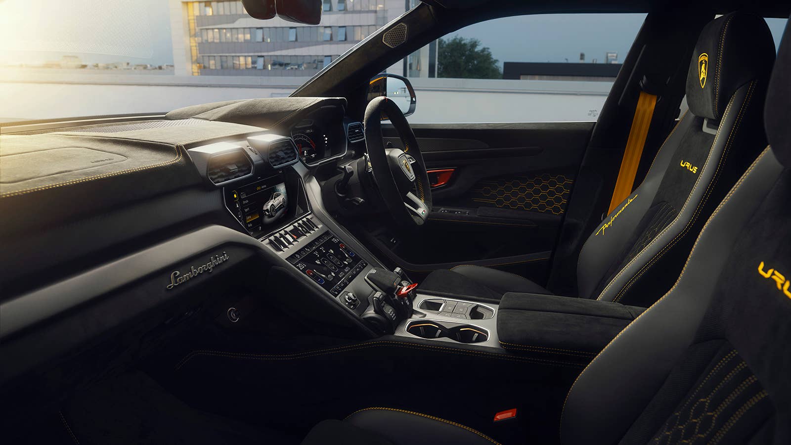 2023 Lamborghini Urus Performante
