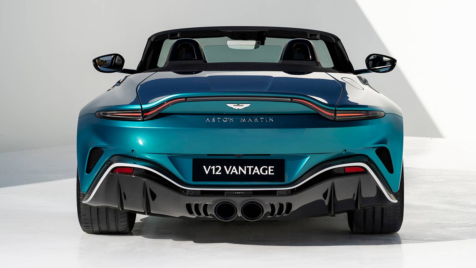 Aston Martin V12 Vantage Roadster