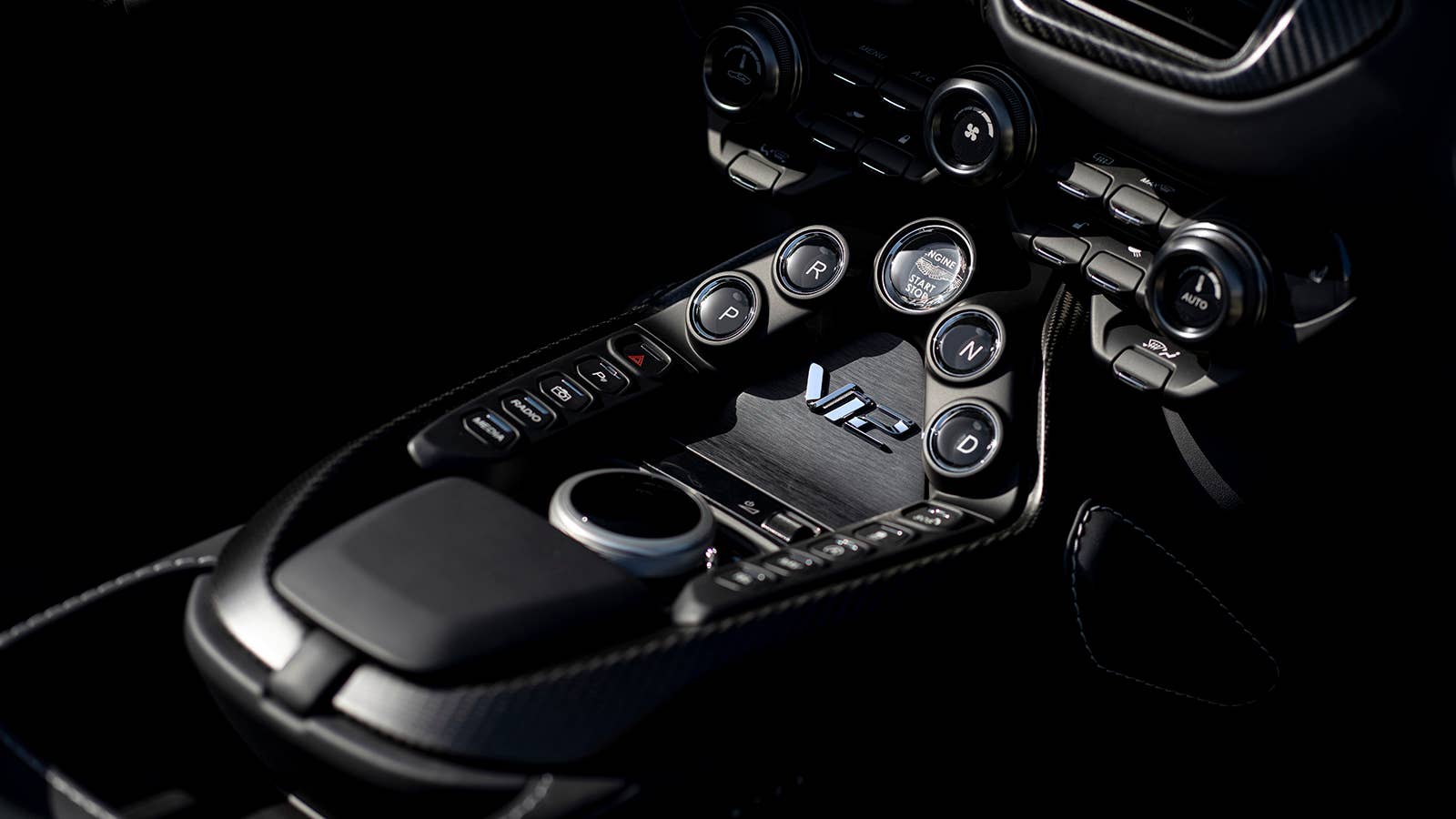 Aston Martin V12 Vantage Roadster