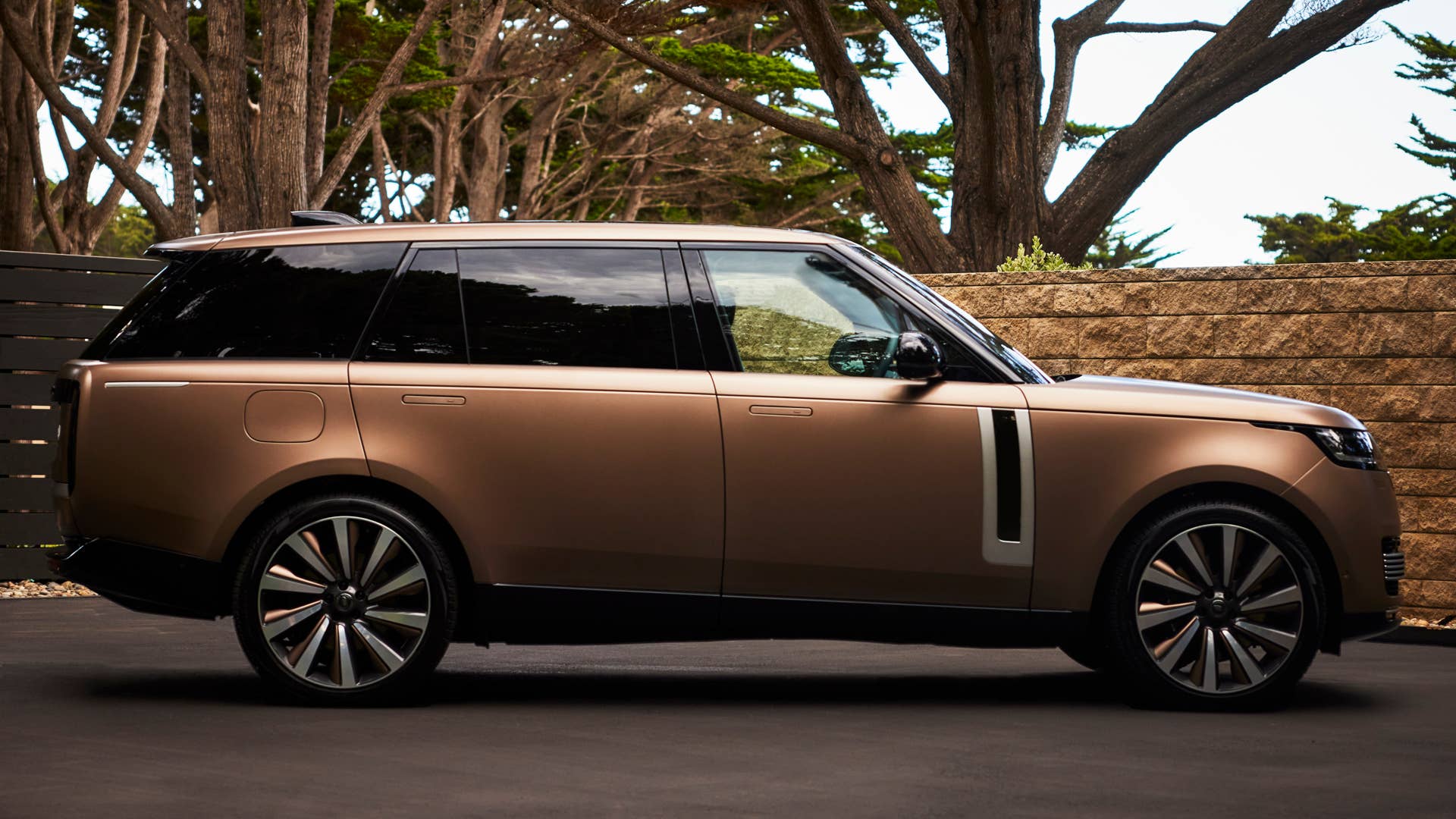 Land Rover's Reliability Problems Are Now Costing JLR Serious Money ...