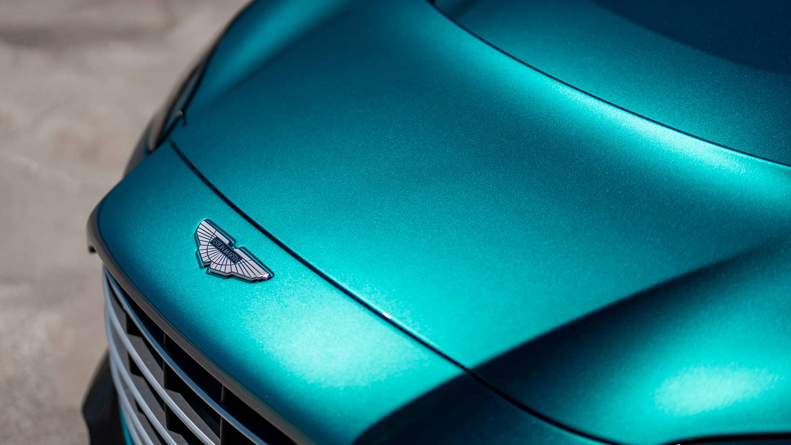 Aston Martin V12 Vantage Roadster