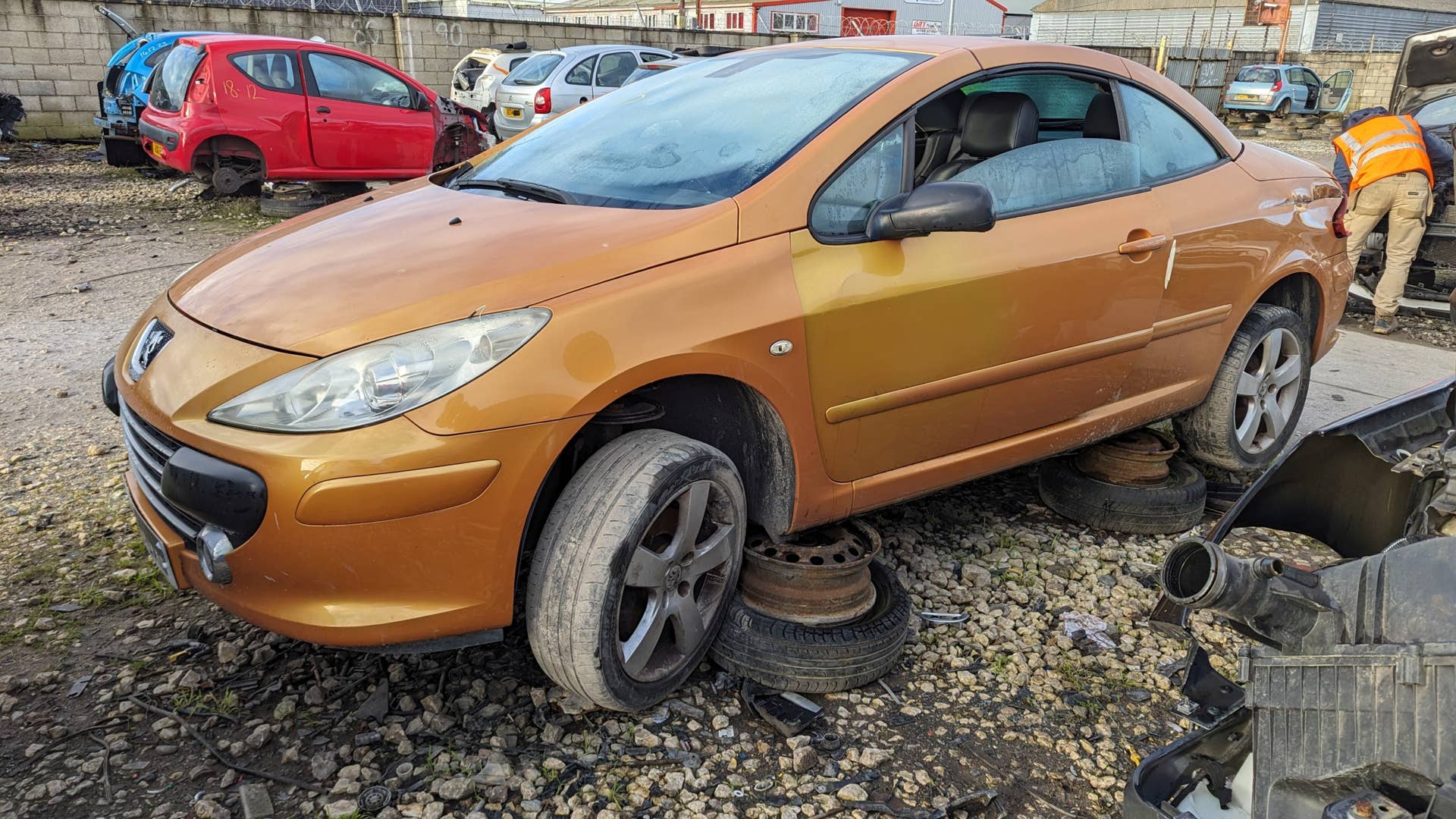 Scrapyard Gem: 2006 Peugeot 307 CC Sport - Autoblog