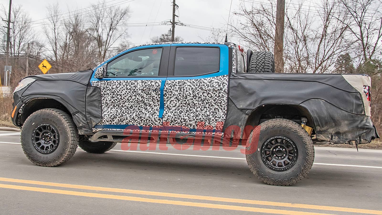 2023 GMC Canyon AT4X AEV prototype