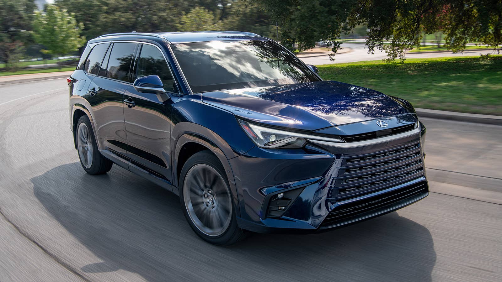 2024 Lexus TX 550h+