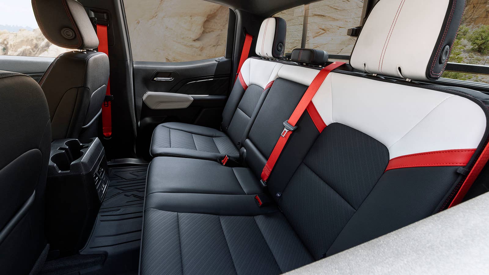 2023 GMC Canyon AT4X Edition 1