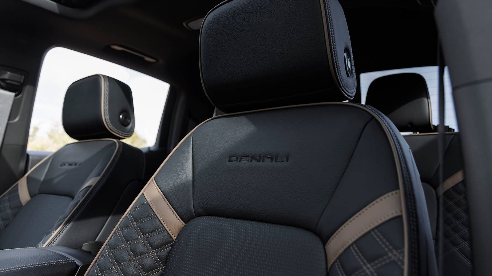 2023 GMC Canyon Denali