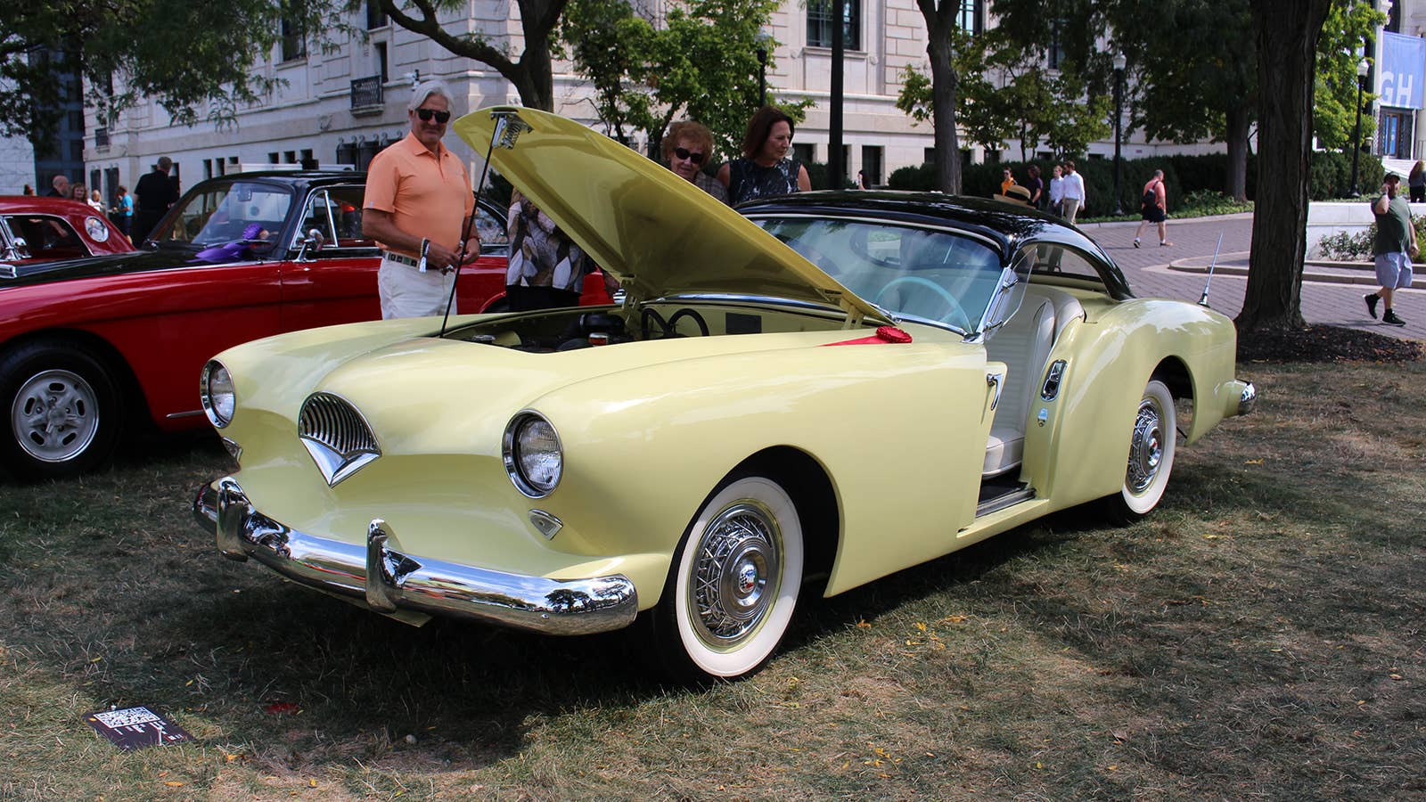 Kaiser Darrin interior