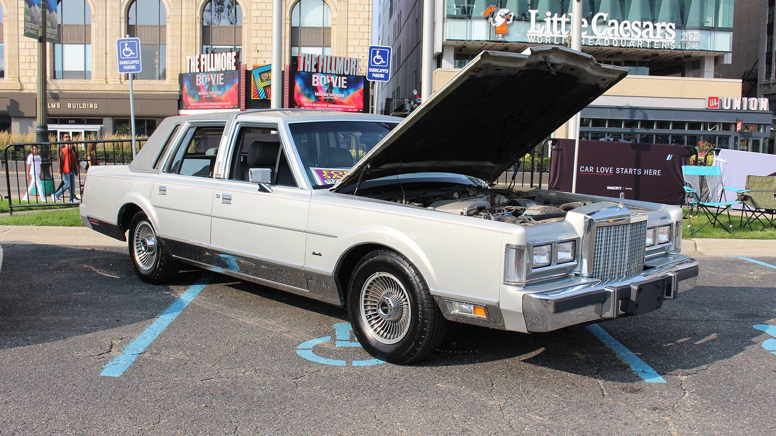 Lincoln Town Car