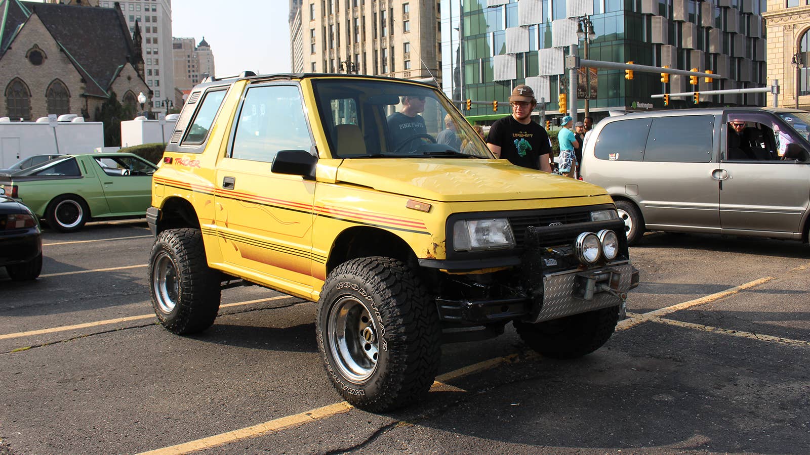 Suzuki Tracker