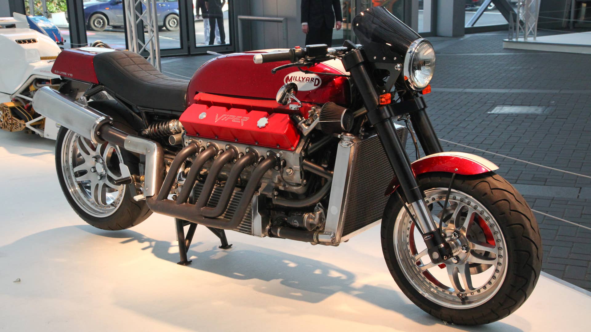 バイク v100 The Millyard Viper V10 bike is still setting new speed records